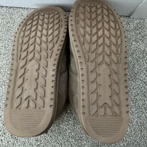 Koolaburra Tan Ankle Boots Taupe/Green